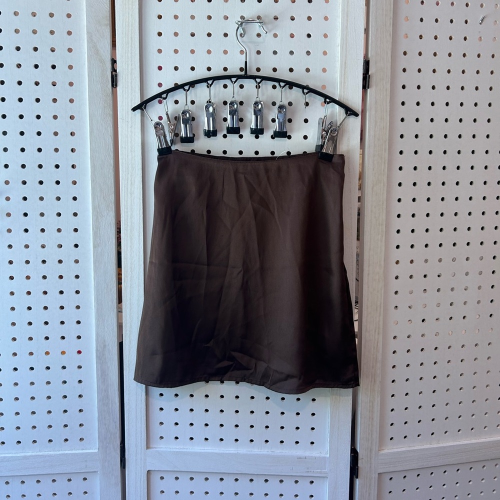 Hollister Satin Brown Mini Skirt – XXS